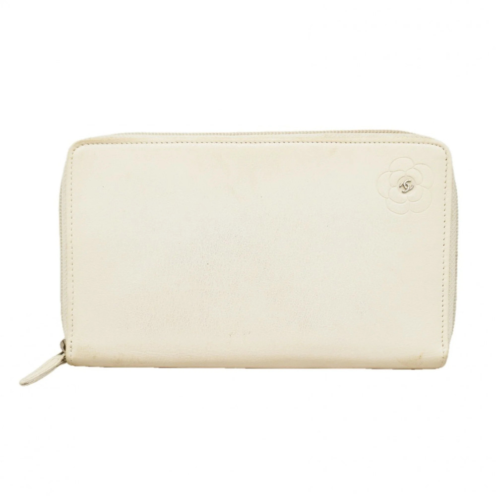 CHANEL Authentic White Leather Wallet